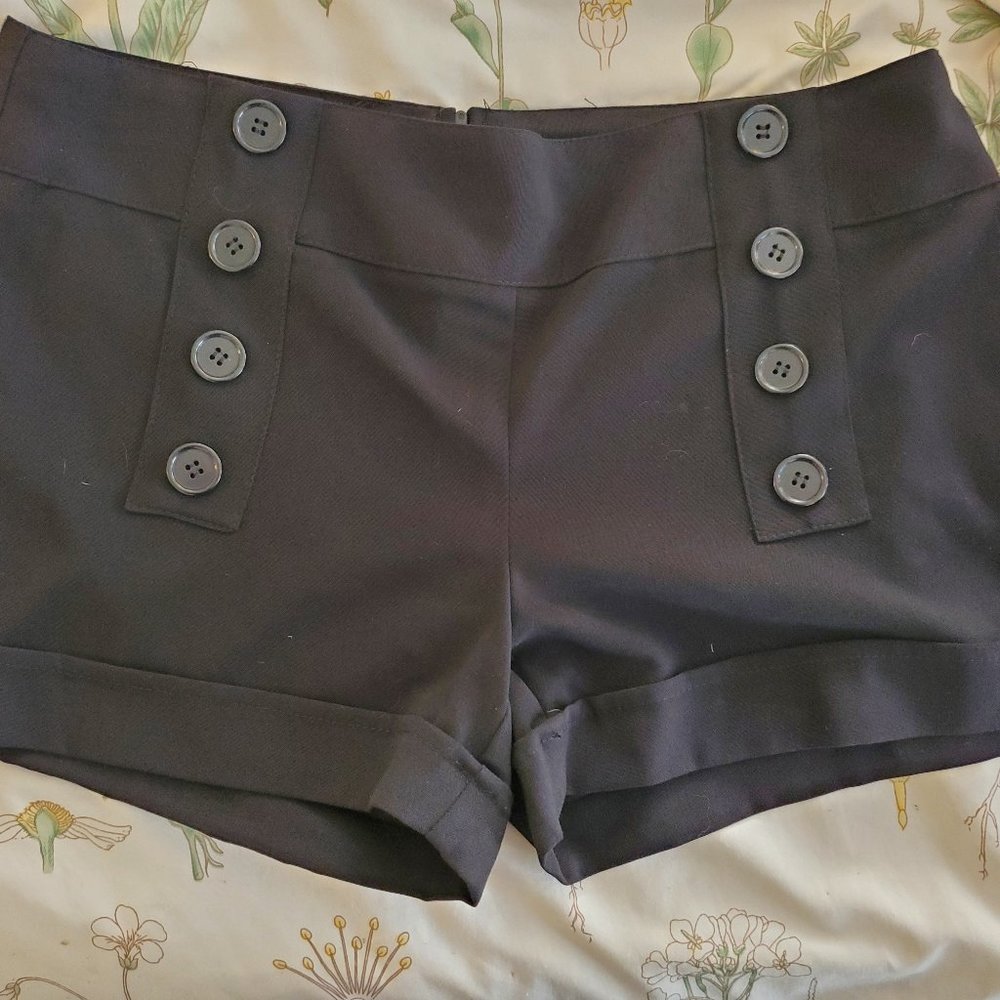 Brand Spring Street shrunken size 11 black shorts with button details